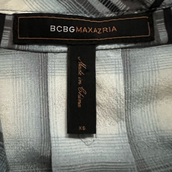 BCBGMaxAzria Plaid Blouse in Blue and White NWOT XS - Picture 8 of 9